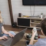 Cara Sambungkan Laptop ke TV dengan Menggunakan 3 Metode